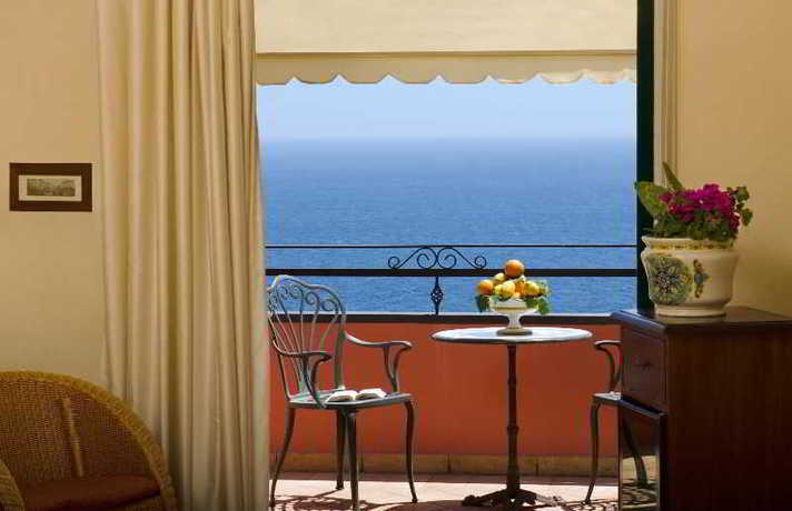 Imagen del bar/restaurante del Hotel Baia Taormina - CDSHotels. Foto 4