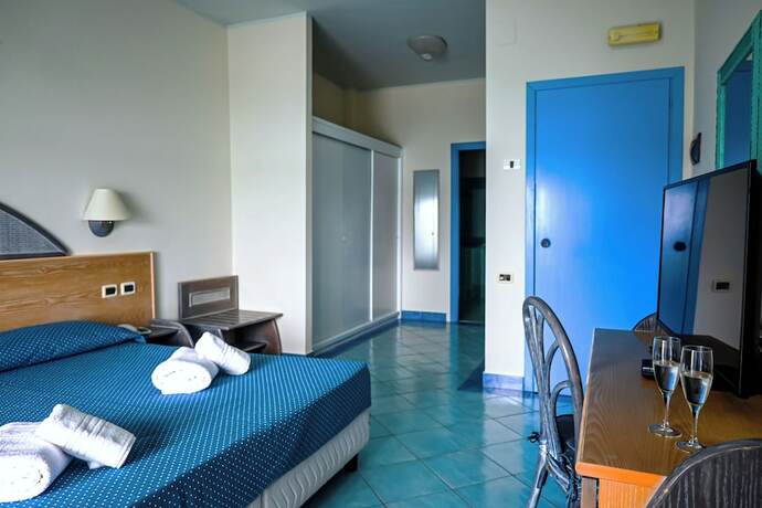Imagen de la habitación del Hotel Baia Turchese. Foto 15