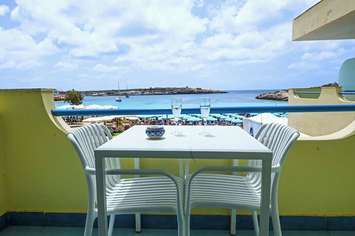 Imagen general del Hotel Baia Turchese. Foto 11