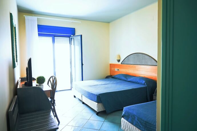 Imagen de la habitación del Hotel Baia Turchese. Foto 17