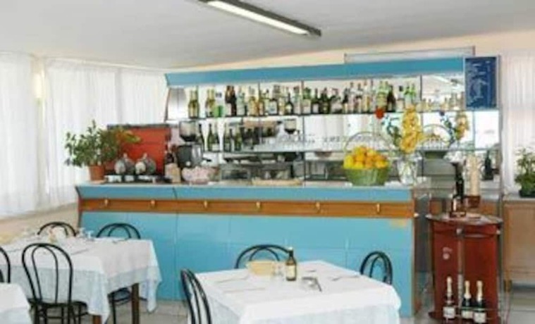 Imagen del bar/restaurante del Hotel Baia Verde. Foto 7
