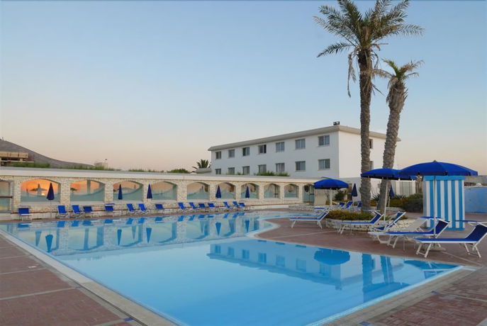 Imagen de la piscina del Hotel Baia dei Mulini Resort and Spa. Foto 15