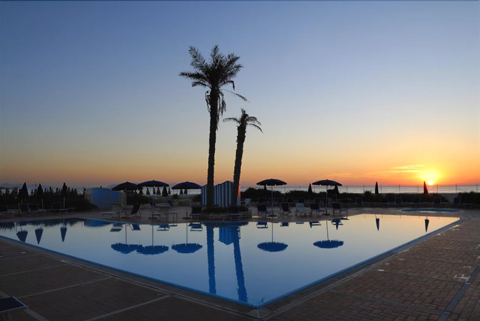 Imagen de la piscina del Hotel Baia dei Mulini Resort and Spa. Foto 17