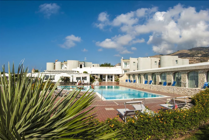 Imagen de la piscina del Hotel Baia dei Mulini Resort and Spa. Foto 18