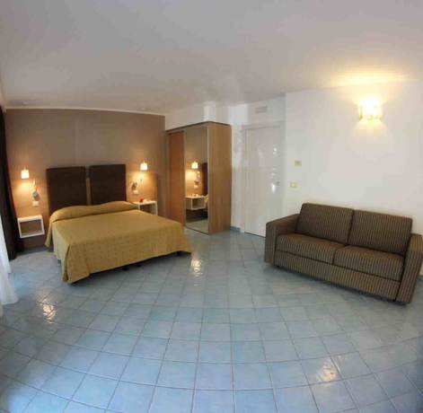Imagen de la habitación del Hotel Baia del Godano Resort and Spa. Foto 3