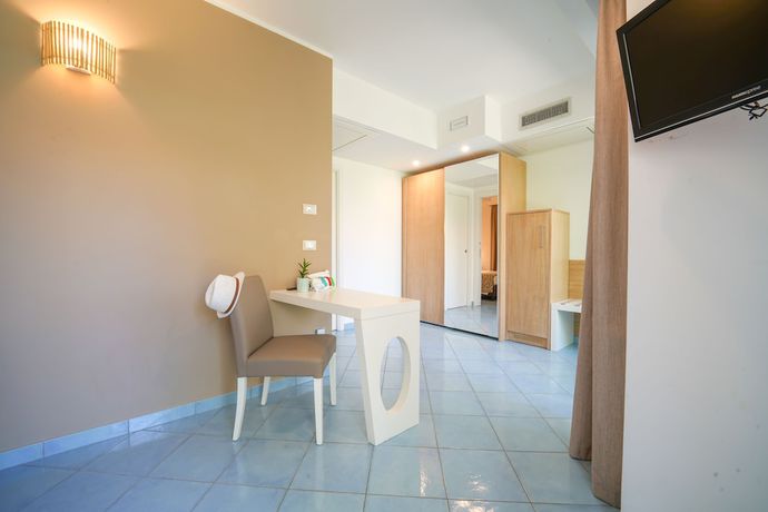 Imagen de la habitación del Hotel Baia del Godano Resort and Spa. Foto 9