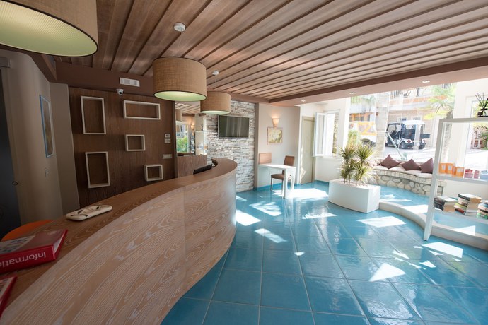 Imagen de los interiores del Hotel Baia del Godano Resort and Spa. Foto 20