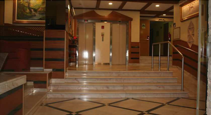 Imagen de los interiores del Hotel Baía Beach. Foto 18