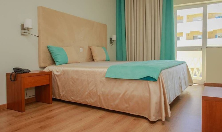 Imagen de la habitación del Hotel Baía Beach. Foto 11