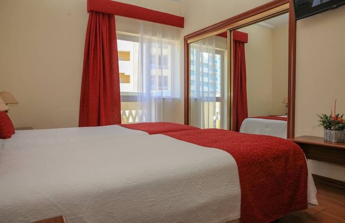 Imagen de la habitación del Hotel Baía Beach. Foto 14