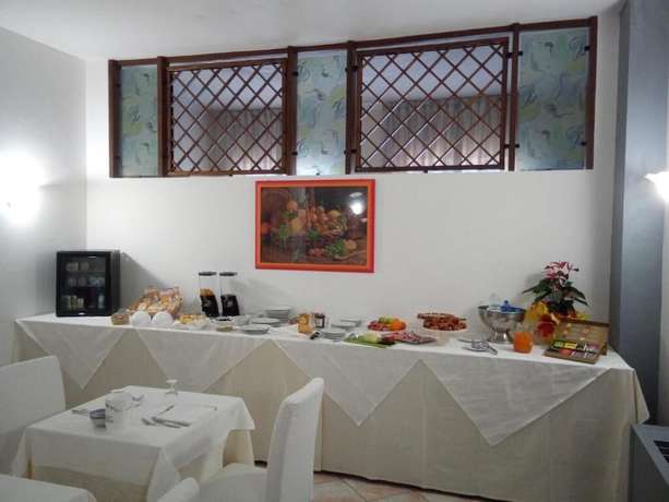 Imagen del bar/restaurante del Hotel Baiardo. Foto 7