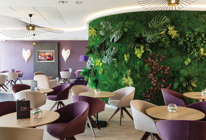 Imagen del bar/restaurante del Hotel Baie des Anges Thalazur. Foto 2