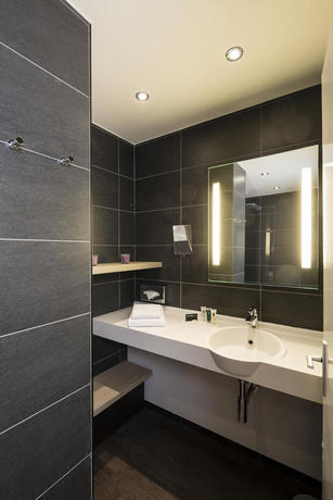 Imagen de la habitación del Hotel Baie des Anges Thalazur. Foto 7