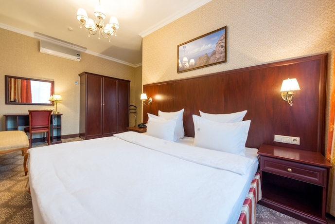 Imagen de la habitación del Hotel Baikal Plaza. Foto 9