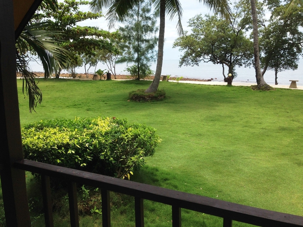 Imagen de los exteriores del Hotel Bailan Beach Resort. Foto 16