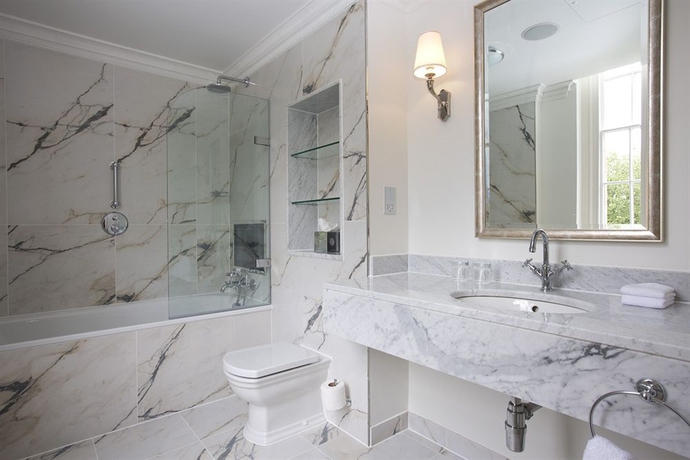 Imagen de la habitación del Hotel Bailbrook House. Foto 7