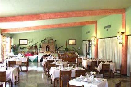 Imagen del bar/restaurante del Hotel Bailen. Foto 26