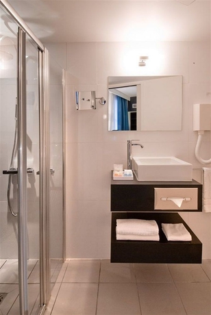 Imagen de la habitación del Hotel Bailli de Suffren. Foto 5