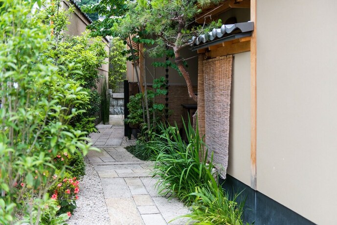 Imagen de los exteriores del Hotel Bairin-an Kiyomizu-tei. Foto 36