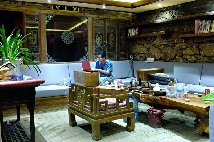 Imagen de los interiores del Hotel Baisha Holiday Resort Lijiang. Foto 17