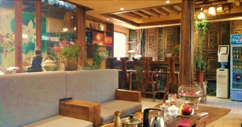 Imagen de los interiores del Hotel Baisha Holiday Resort Lijiang. Foto 18