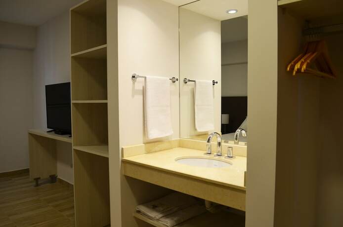 Imagen general del Hotel Bait. Foto 5
