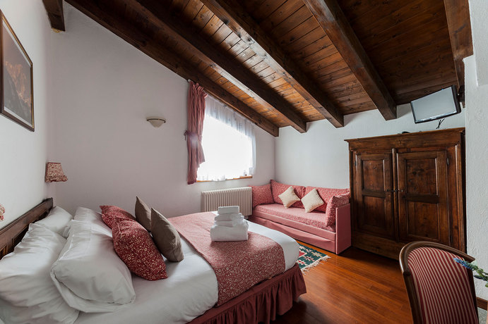 Imagen de la habitación del Hotel Baita Cretaz. Foto 15