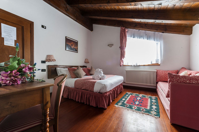 Imagen de la habitación del Hotel Baita Cretaz. Foto 16