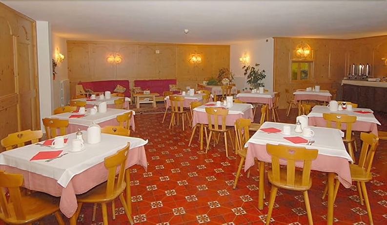 Imagen del bar/restaurante del Hotel Baita Della Luna. Foto 7