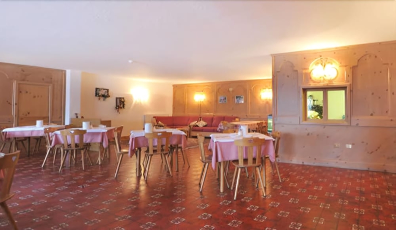 Imagen del bar/restaurante del Hotel Baita Della Luna. Foto 9