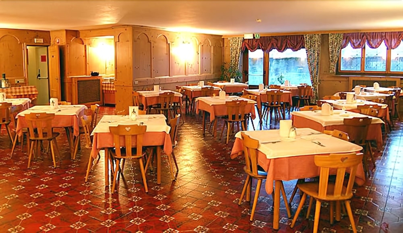 Imagen del bar/restaurante del Hotel Baita Della Luna. Foto 10