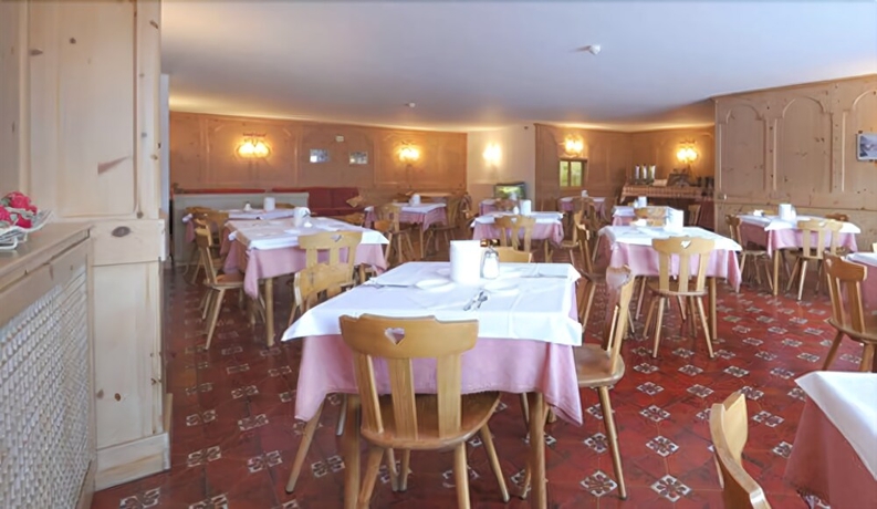 Imagen del bar/restaurante del Hotel Baita Della Luna. Foto 11