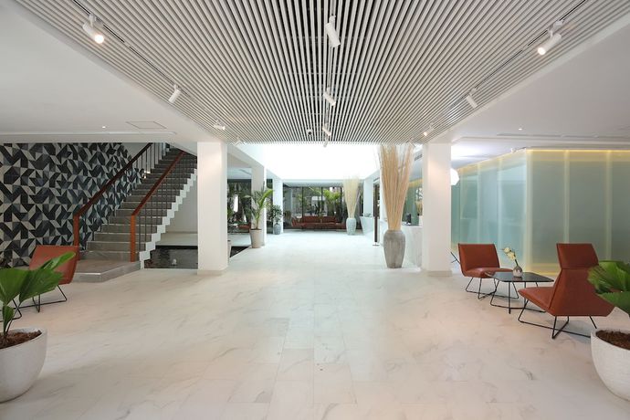 Imagen de los interiores del Hotel Baitong and Resort. Foto 14