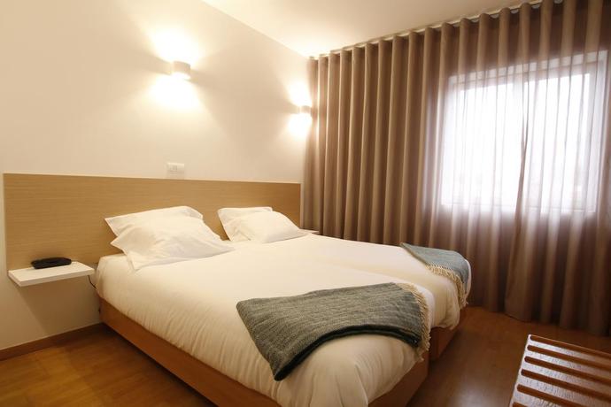 Imagen de la habitación del Hotel Baixa. Foto 5