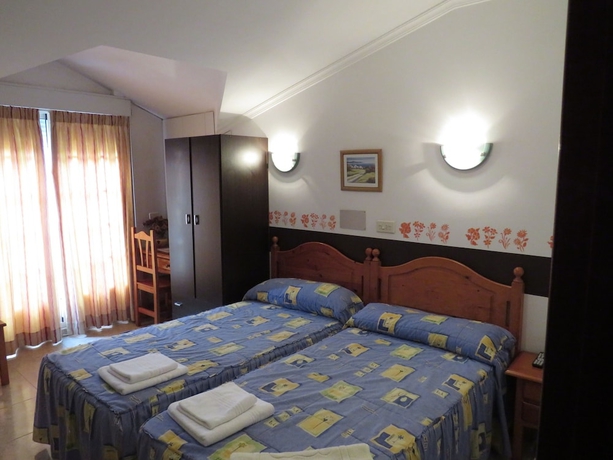 Imagen de la habitación del Hotel Baixamar. Foto 7