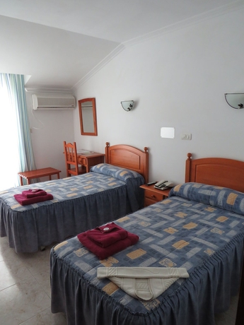 Imagen de la habitación del Hotel Baixamar. Foto 11
