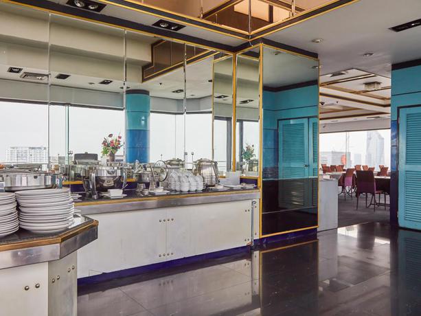 Imagen del bar/restaurante del Hotel Baiyoke Suite. Foto 2