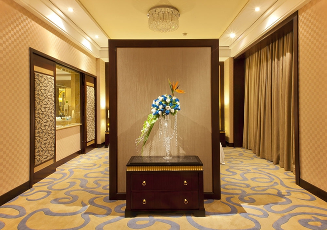 Imagen de los interiores del Hotel Baiyun Guangzhou. Foto 11