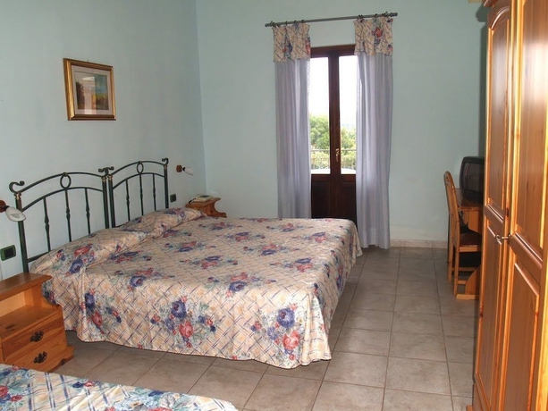 Imagen de la habitación del Hotel Baja Azzurra, Torre di Bari. Foto 7