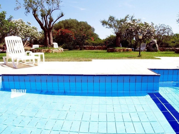 Imagen de la piscina del Hotel Baja Azzurra, Torre di Bari. Foto 16