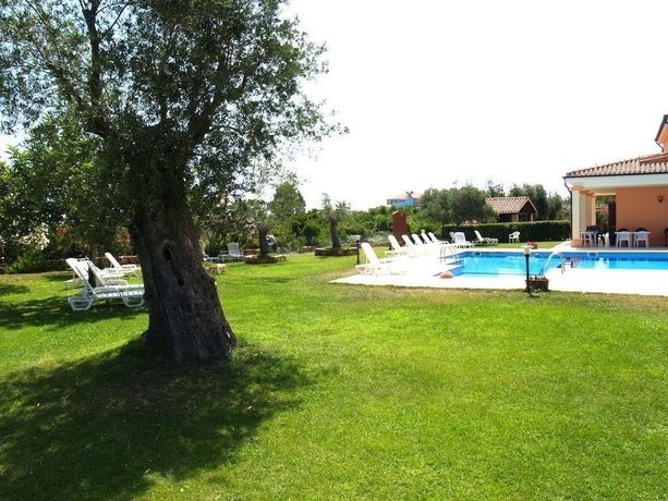 Imagen de los exteriores del Hotel Baja Azzurra, Torre di Bari. Foto 14