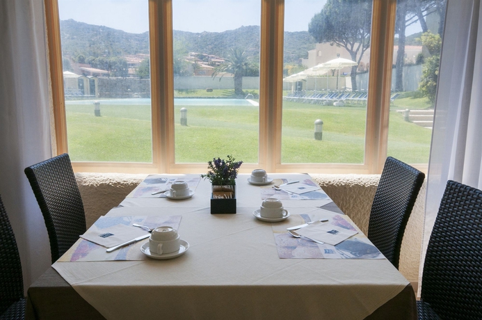 Imagen del bar/restaurante del Hotel Baja. Foto 3