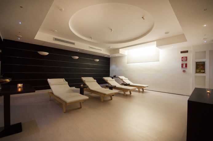 Imagen de la piscina del Hotel Baja. Foto 14