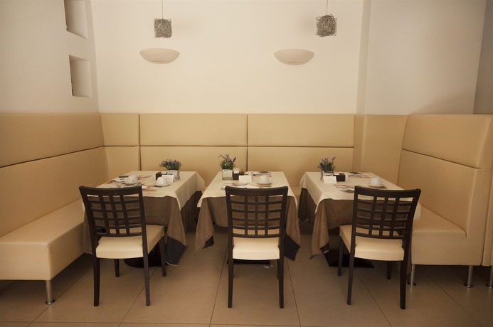 Imagen del bar/restaurante del Hotel Baja. Foto 4