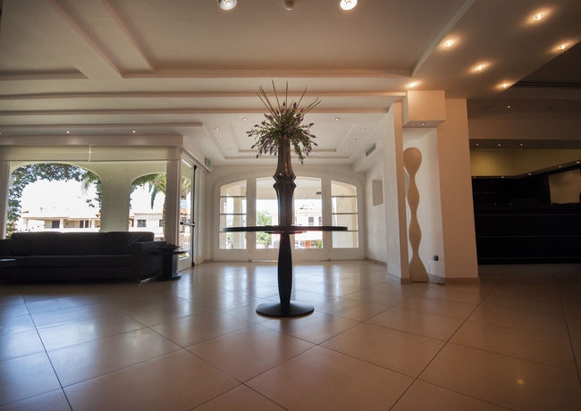 Imagen de los interiores del Hotel Baja. Foto 10
