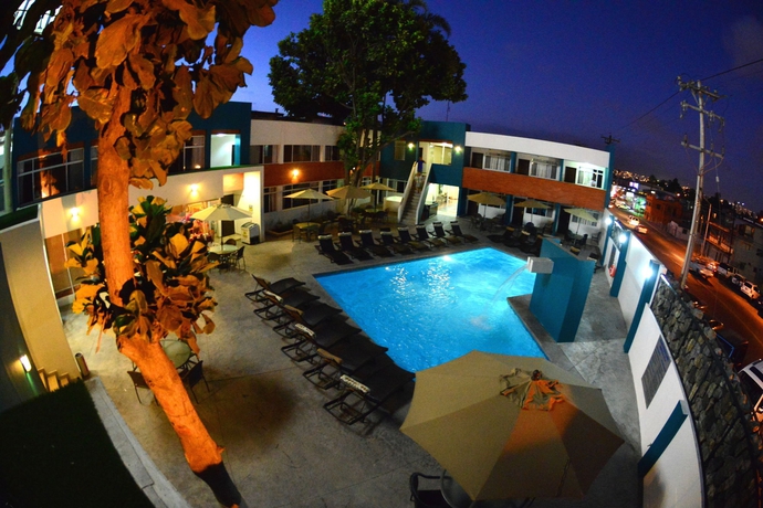 Imagen de la piscina del Hotel Baja Inn es Ensenada. Foto 14