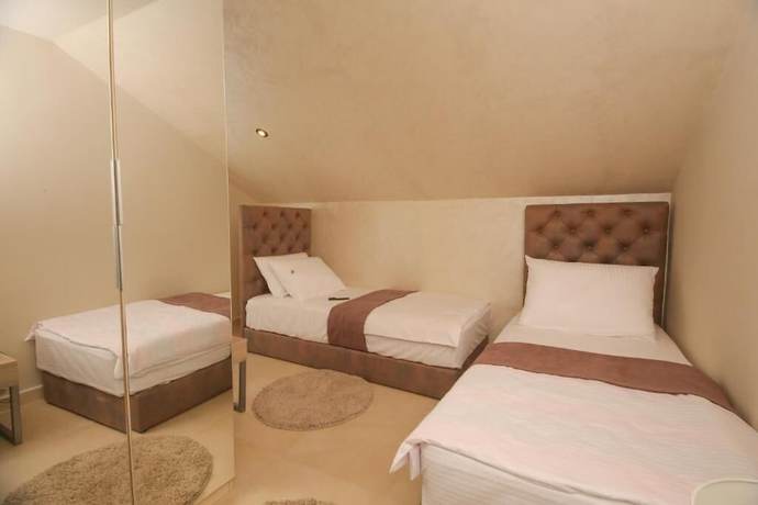Imagen de la habitación del Hotel Bajadera Lux. Foto 9