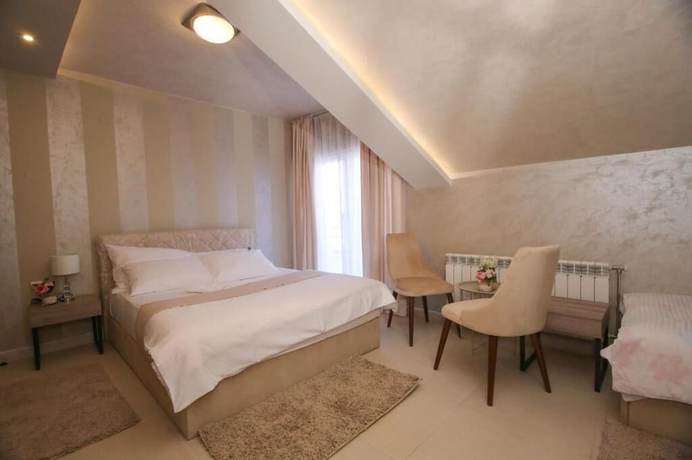 Imagen de la habitación del Hotel Bajadera Lux. Foto 15