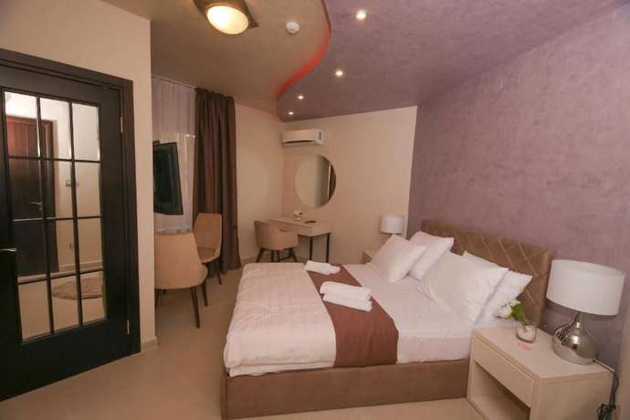 Imagen de la habitación del Hotel Bajadera Lux. Foto 19