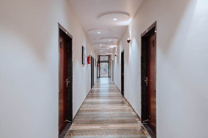 Imagen de los interiores del Hotel Bajaj\'s Karwan Inn. Foto 9